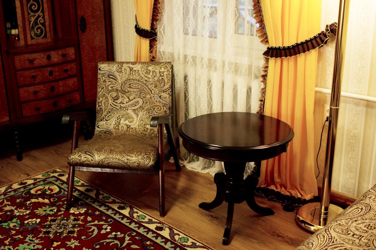 Domik V Lesy Guest House Lyutezh ภายนอก รูปภาพ