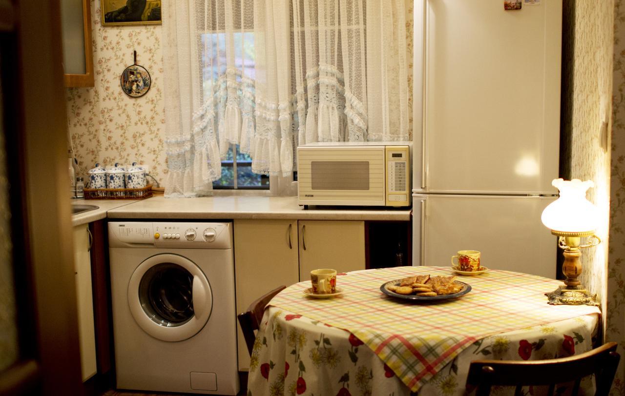 Domik V Lesy Guest House Lyutezh ภายนอก รูปภาพ